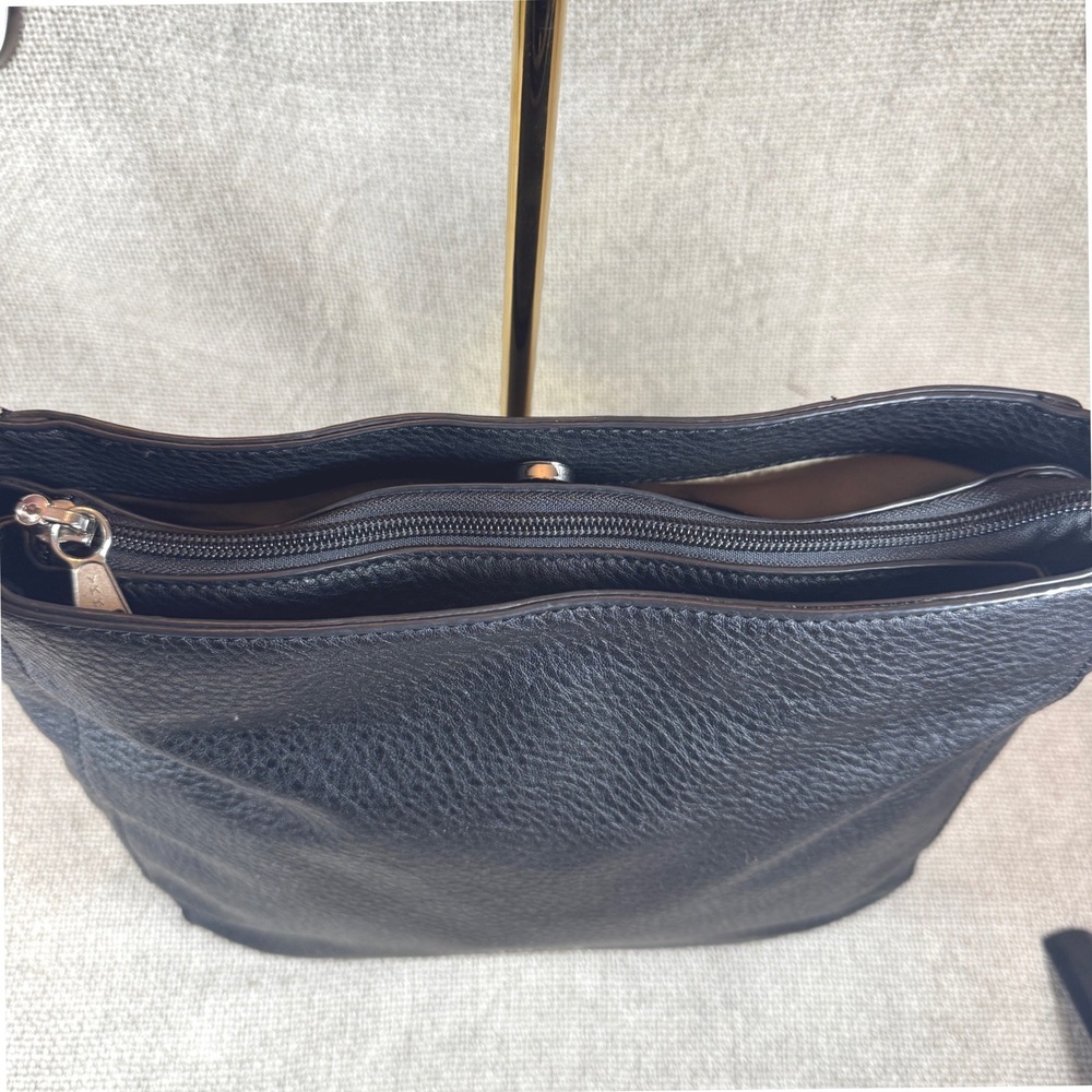 Lady Conceal Leather Concealed Carry Shoulder Bag - Picture 4 of 16
